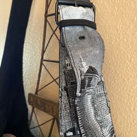 Robin Ruth New York Travel Bag - Picture 6 of 11